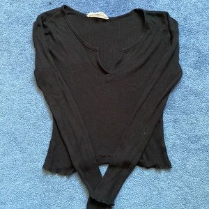 Long sleeve black crop top